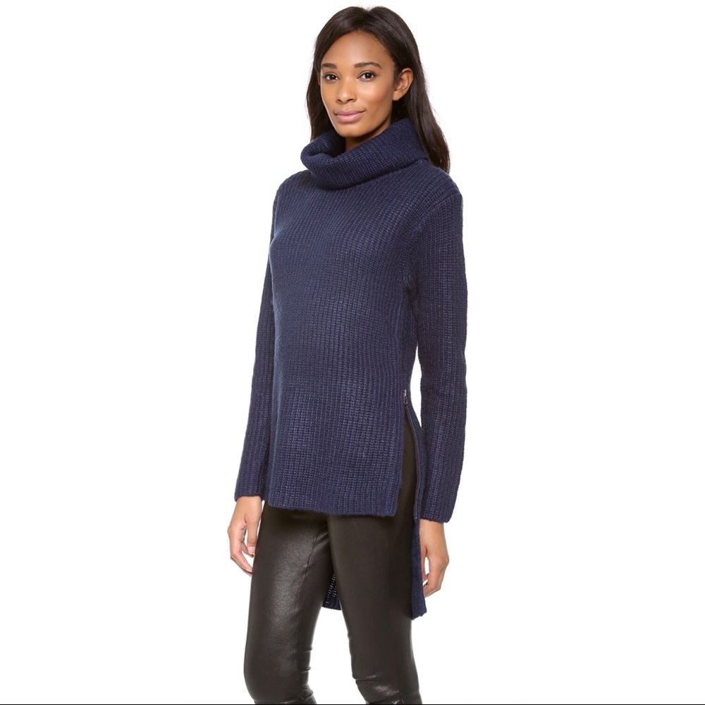 ✨House of Harlow✨navy cowl neck knit sweater tunic